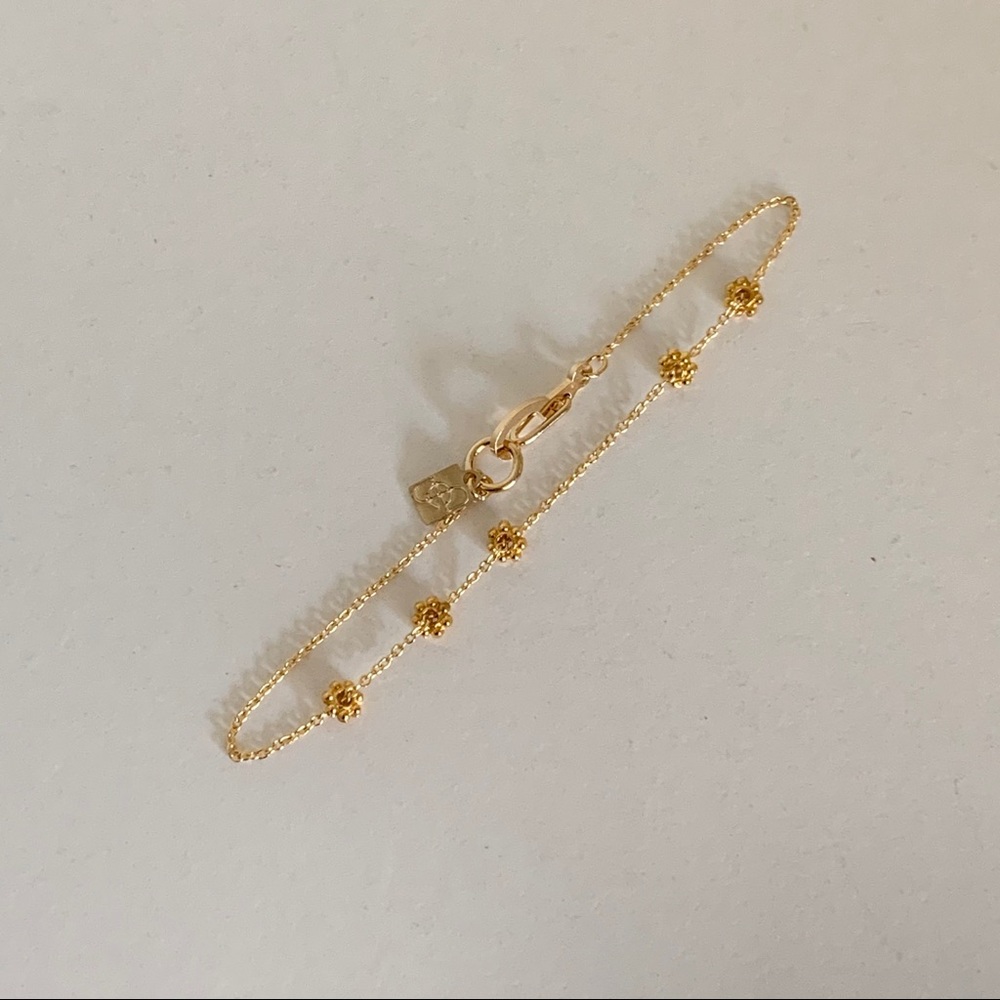 Mini daisy bracelet